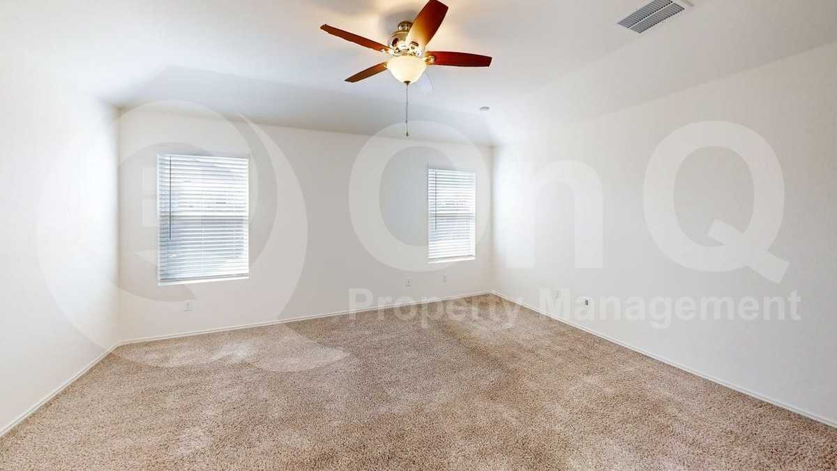 1000 Berryhack Ct - Photo 7 of 22