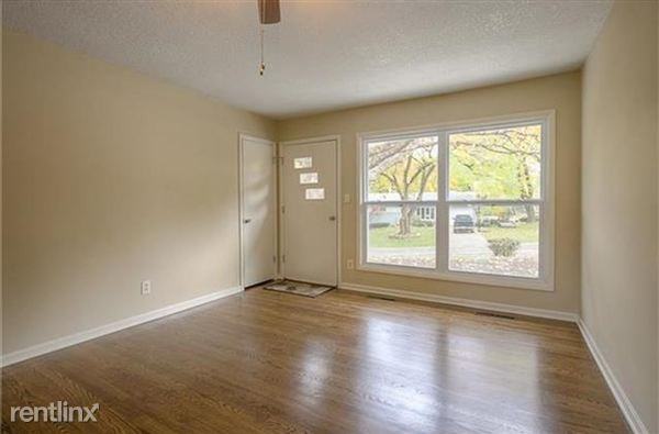 8200 W 85th Terrace - Photo 2 of 11