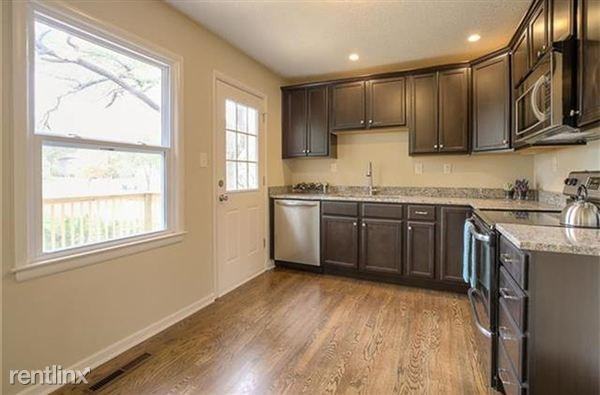 8200 W 85th Terrace - Photo 3 of 11