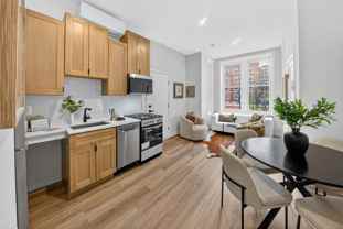 709 Massachusetts Ave NE - Photo 1 of 1