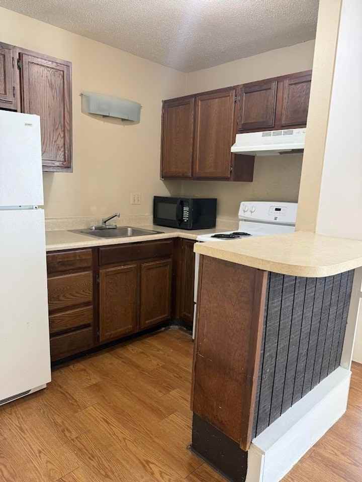 1000 W 26th St - Photo 3 of 13