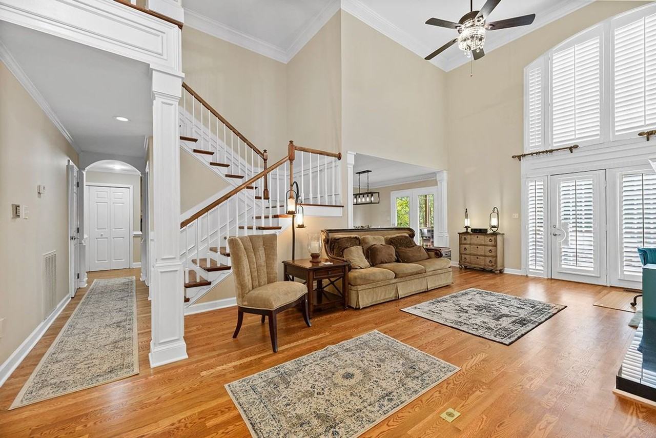 934 Ethans Glen Dr - Photo 2 of 37