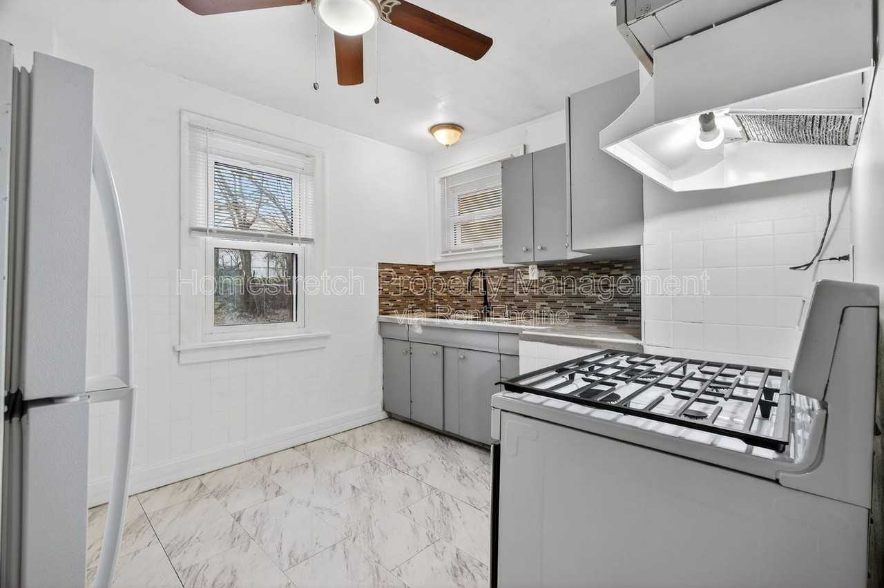 8347 Eton Pl - Photo 4 of 25