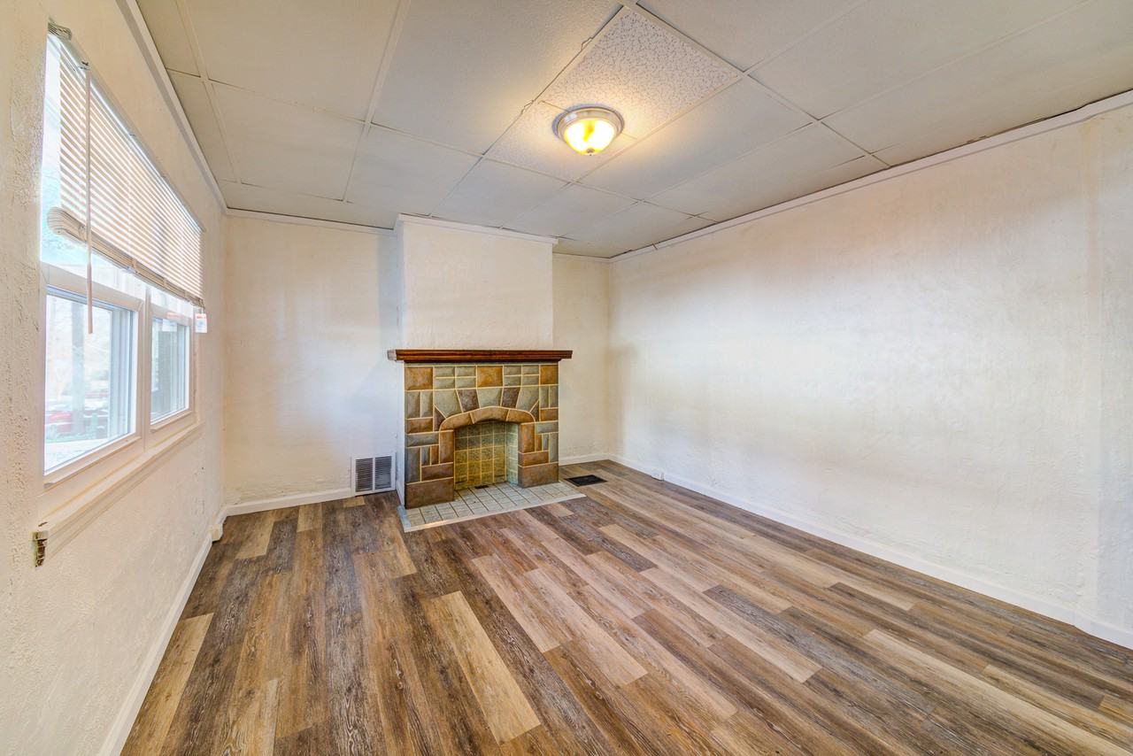 70 Greenbush St - Photo 3 of 25