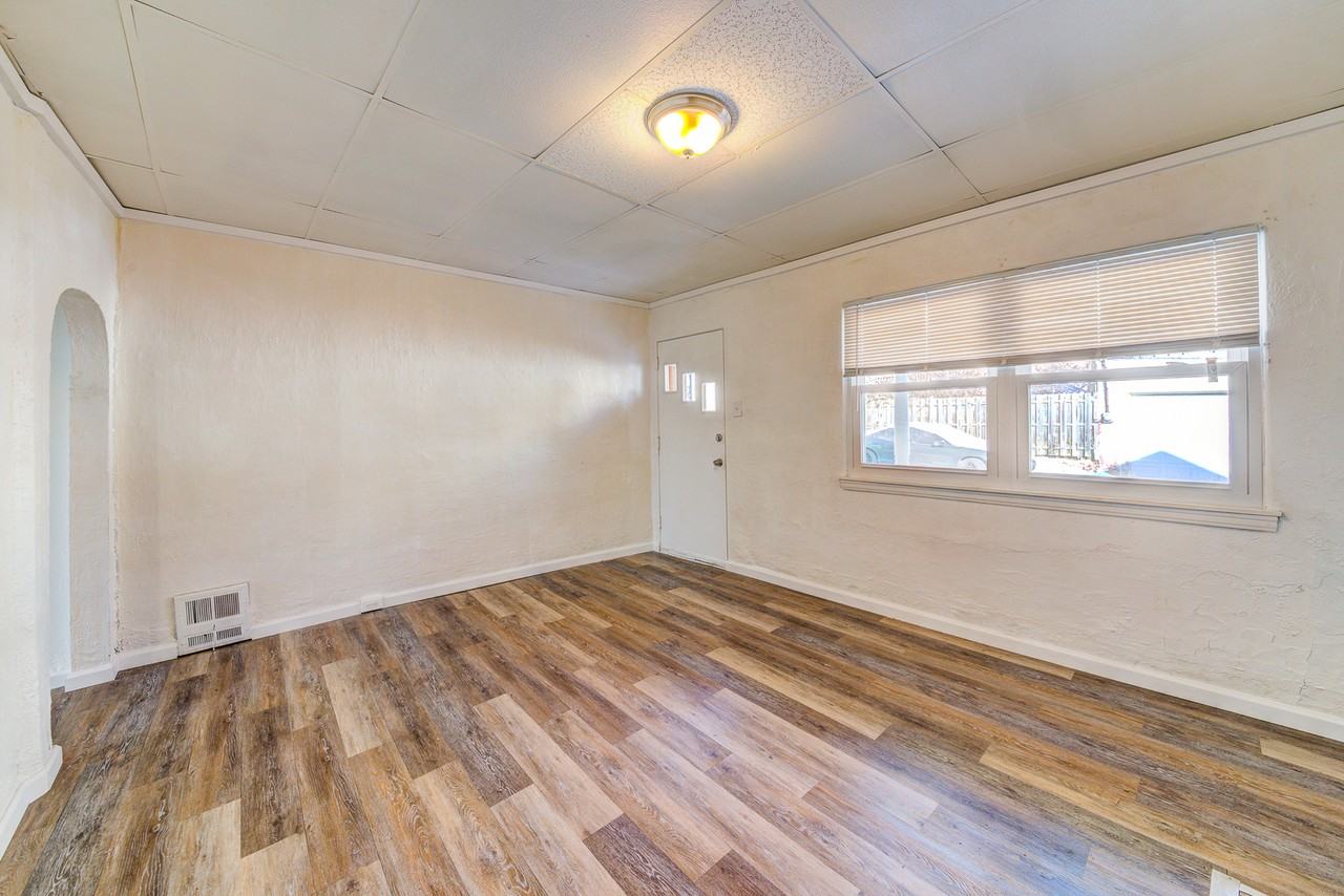 70 Greenbush St - Photo 5 of 25