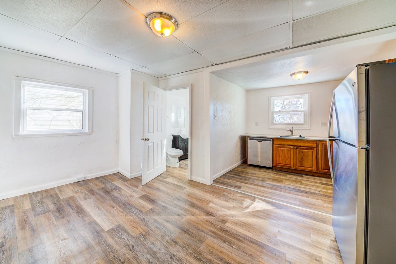 70 Greenbush St - Photo 6 of 25