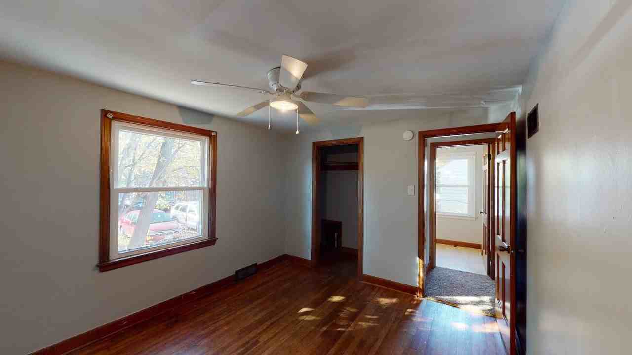 2142 Sunset Dr - Photo 7 of 15