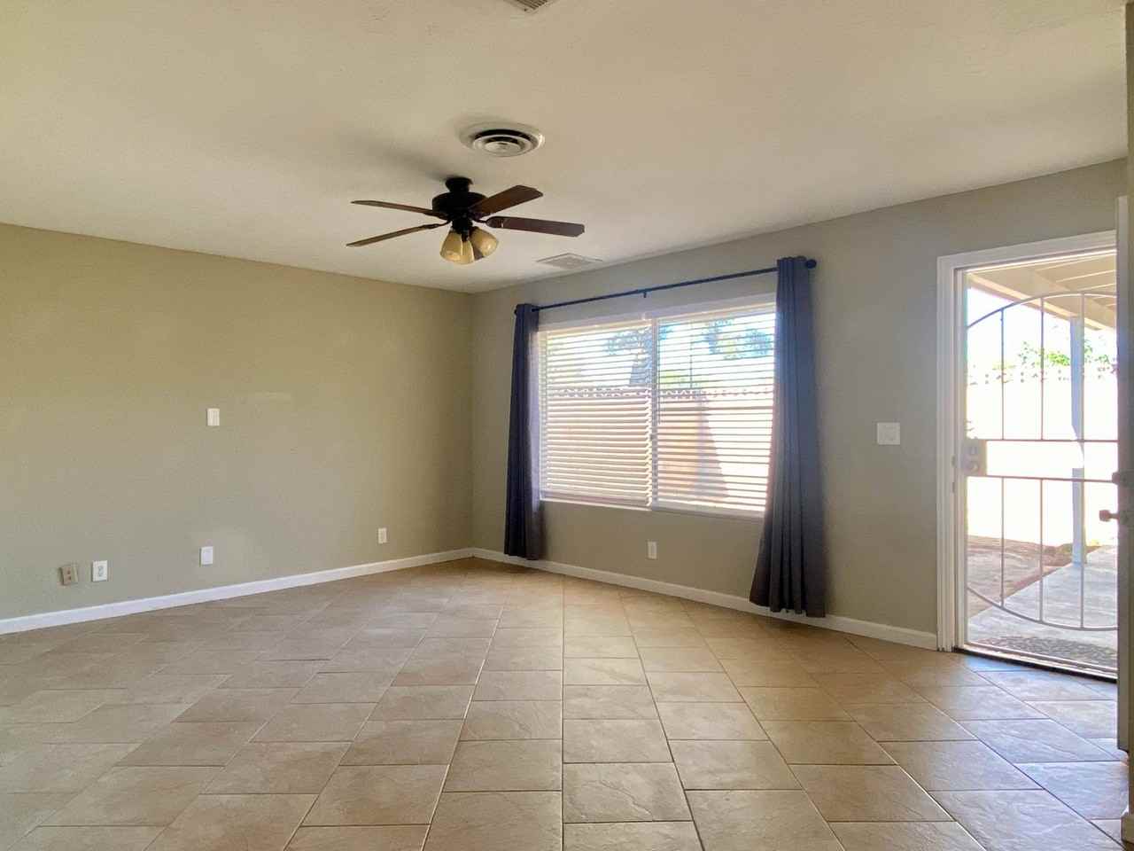 236 S American St - Photo 3 of 20