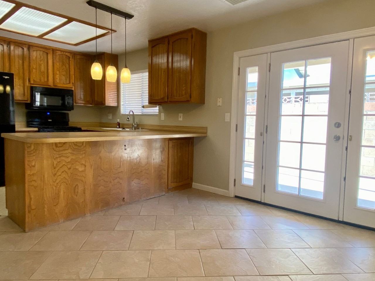 236 S American St - Photo 7 of 20