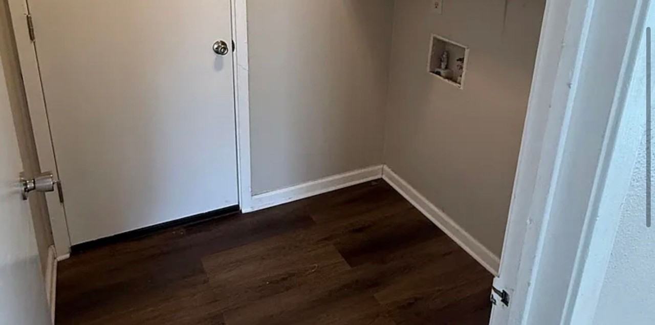 8425 Dixon Ridge Dr - Photo 4 of 9