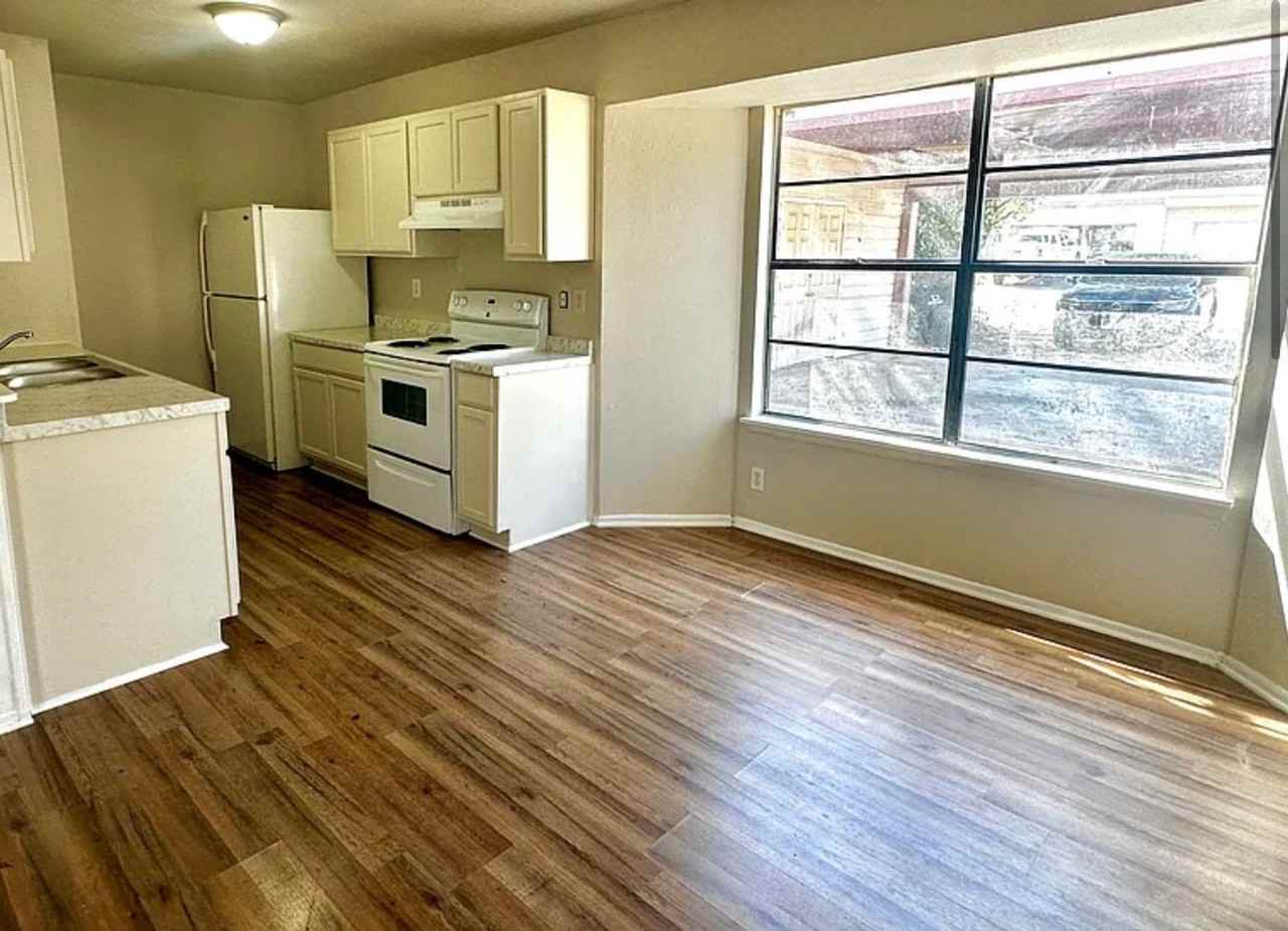 8432 Dixon Ridge Dr - Photo 3 of 10