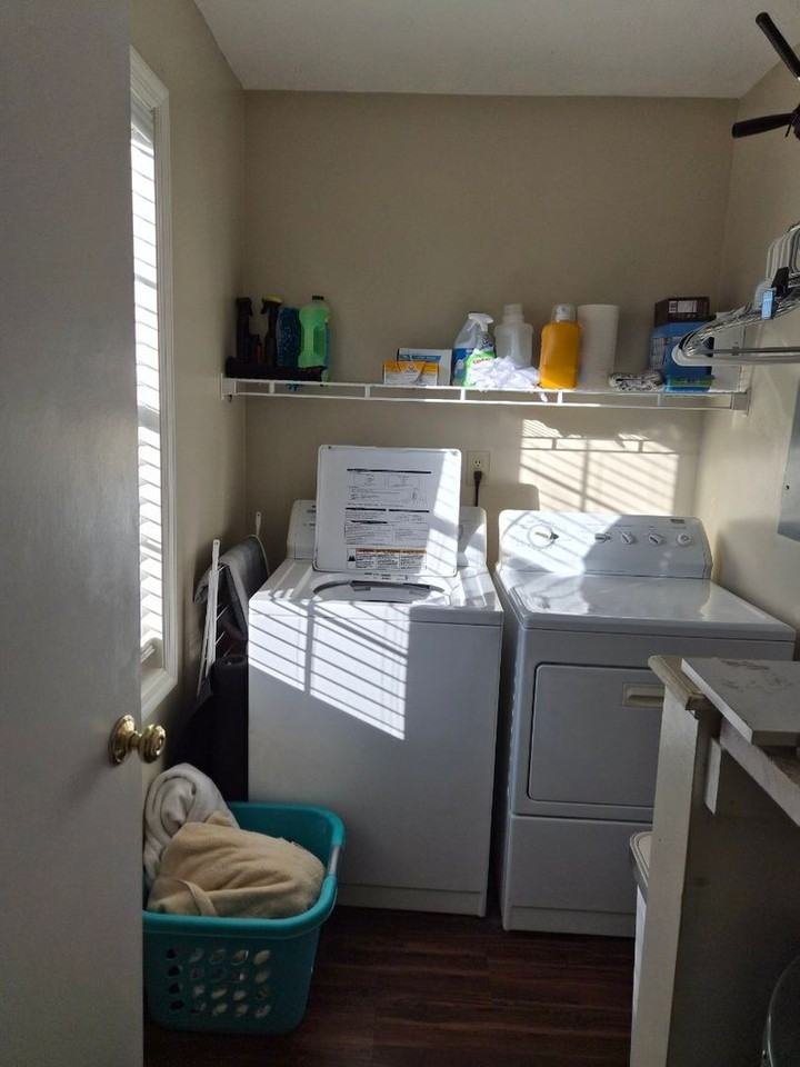 1008 Chinook St - Photo 4 of 10