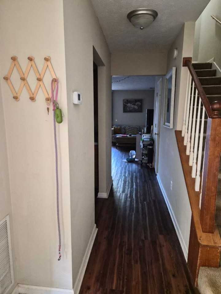 1008 Chinook St - Photo 5 of 10