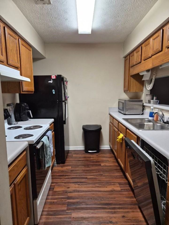 1008 Chinook St - Photo 6 of 10