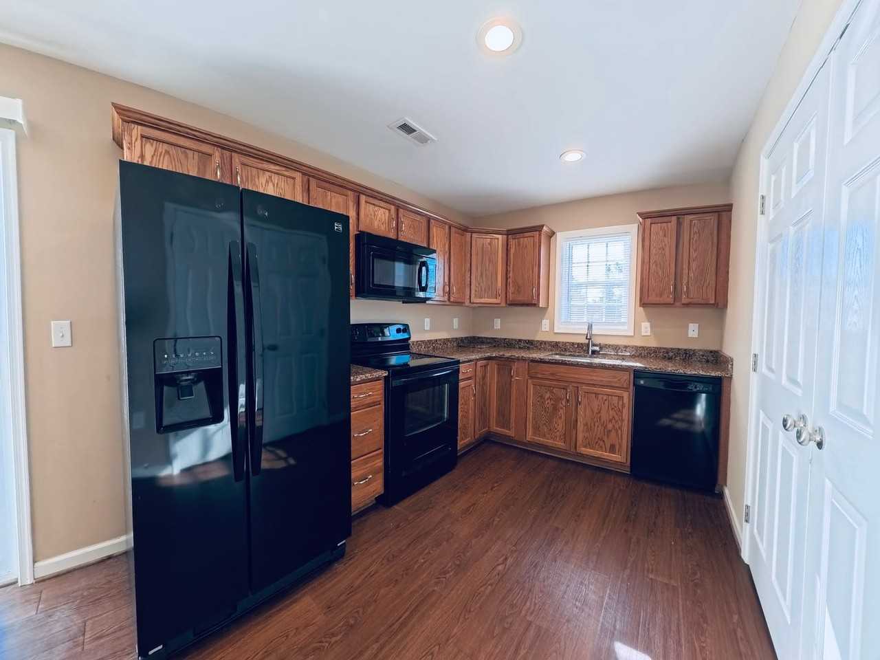 725 Burks Hill Rd #B - Photo 3 of 15