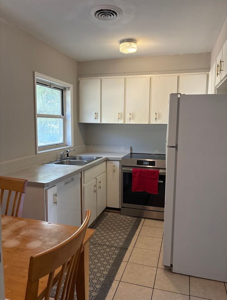 802 Huntington Pl - Photo 5 of 15