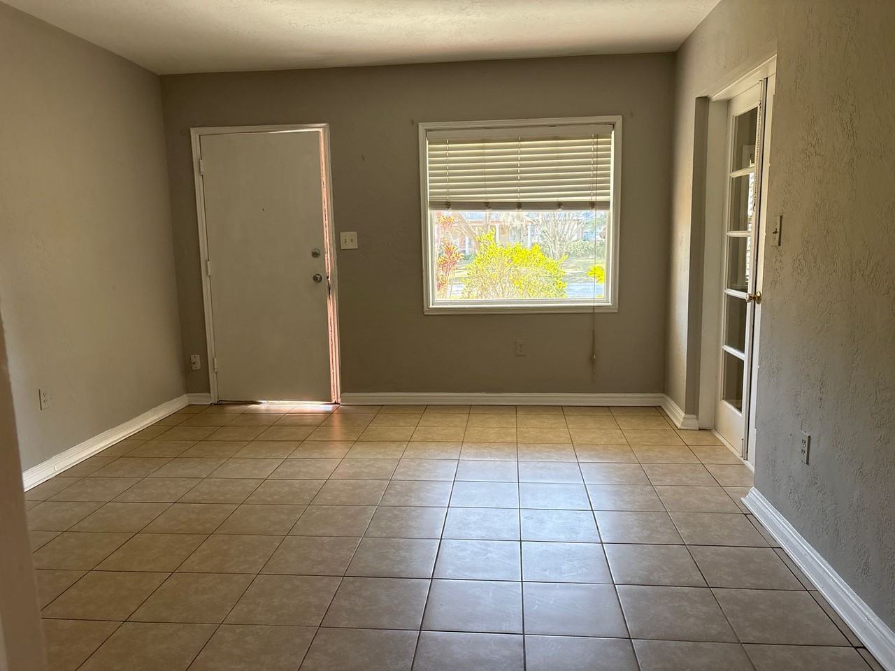 802 Huntington Pl - Photo 7 of 15