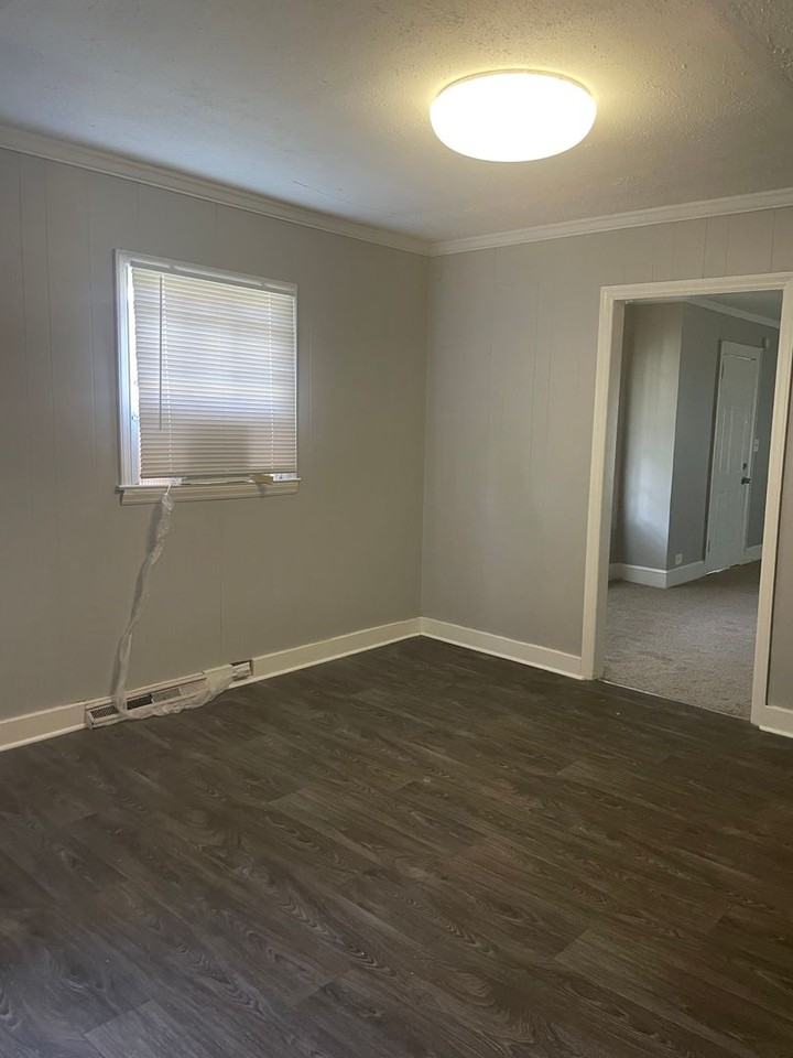 301 W Ruby Ave - Photo 3 of 12