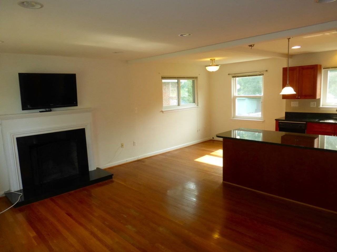 118 Falls Ave - Photo 6 of 21