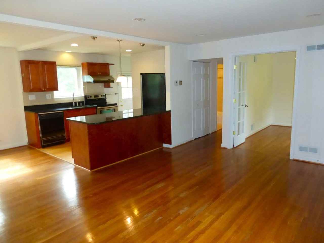 118 Falls Ave - Photo 7 of 21