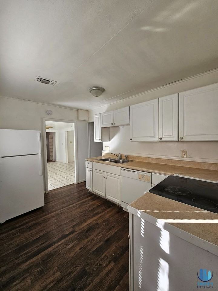 5706 Dr Martin Luther King Jr St N - Photo 6 of 23