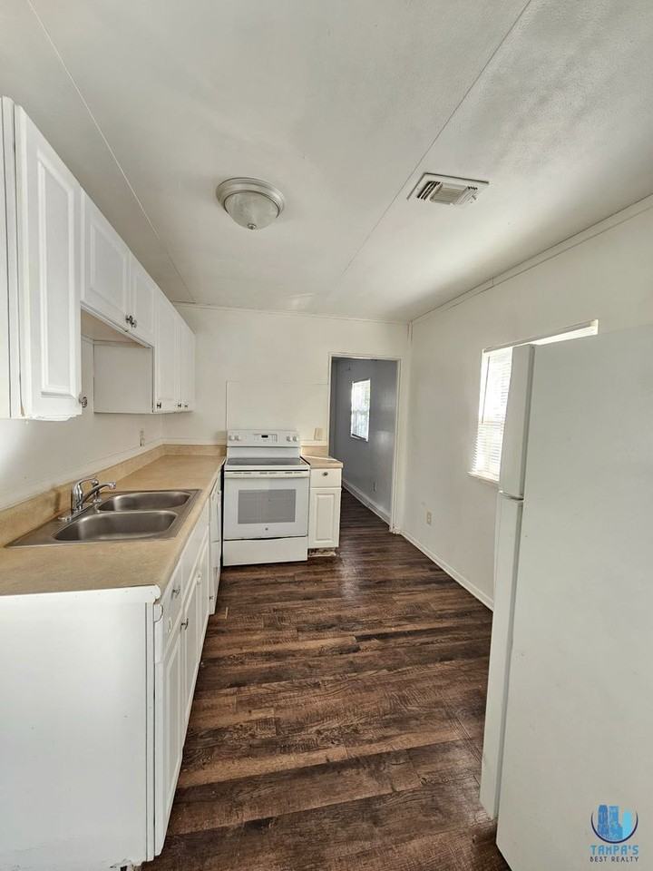 5706 Dr Martin Luther King Jr St N - Photo 7 of 23