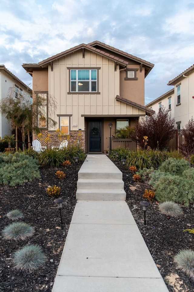 2997 Abrams Dr - Photo 2 of 26