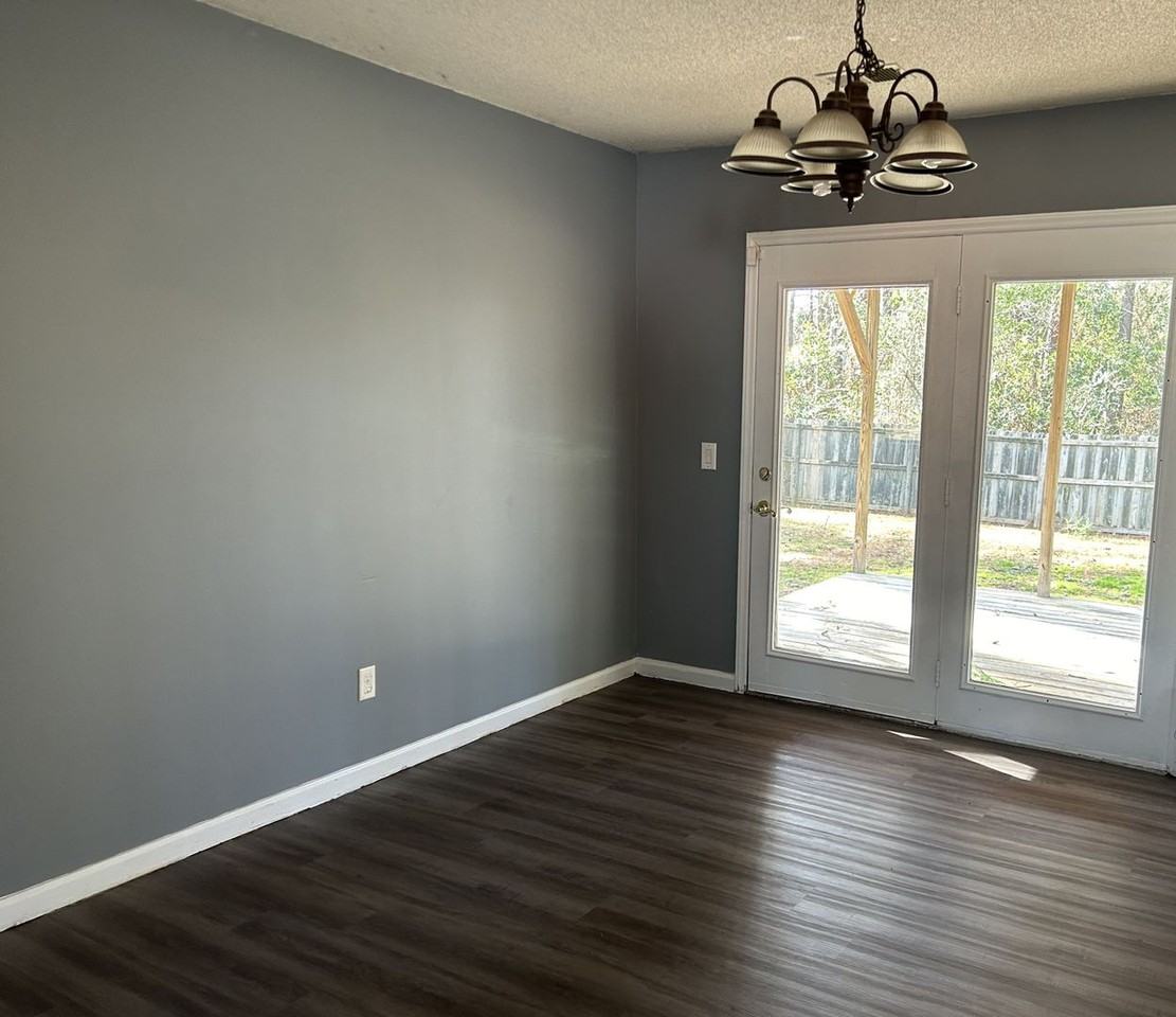 101 Wildwood Ct - Photo 3 of 10