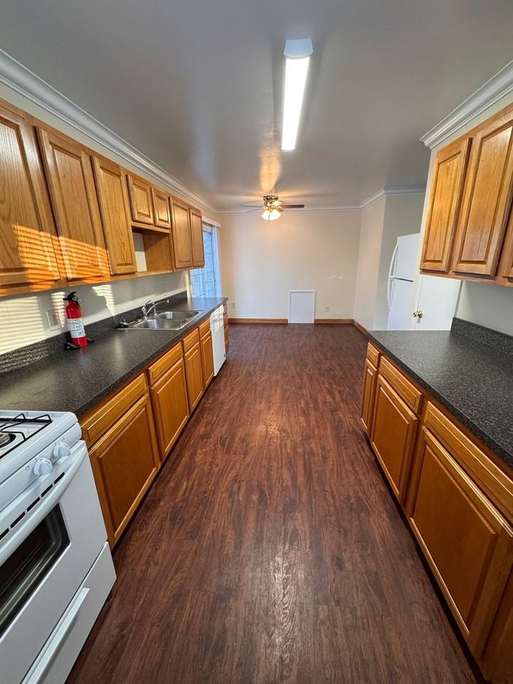 3962 Lake Rd - Photo 3 of 22