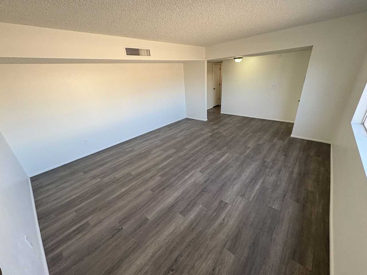 9226 E 26th St - Photo 7 of 32