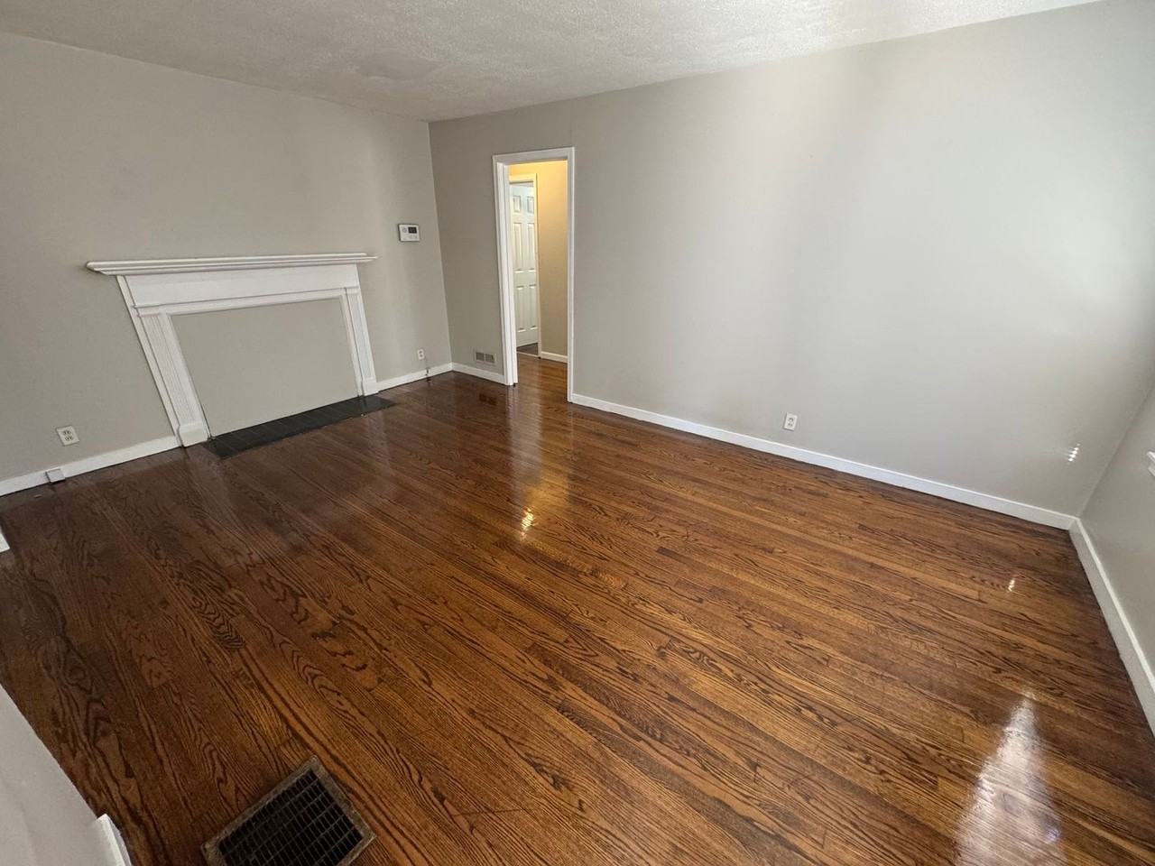 7620 4th Ave S - Photo 4 of 6