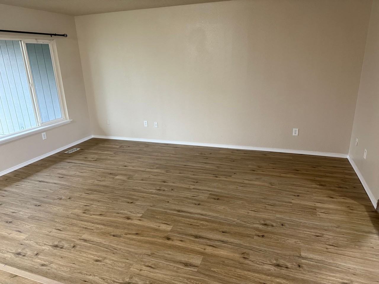 623 190th Street Ct E - Photo 2 of 13