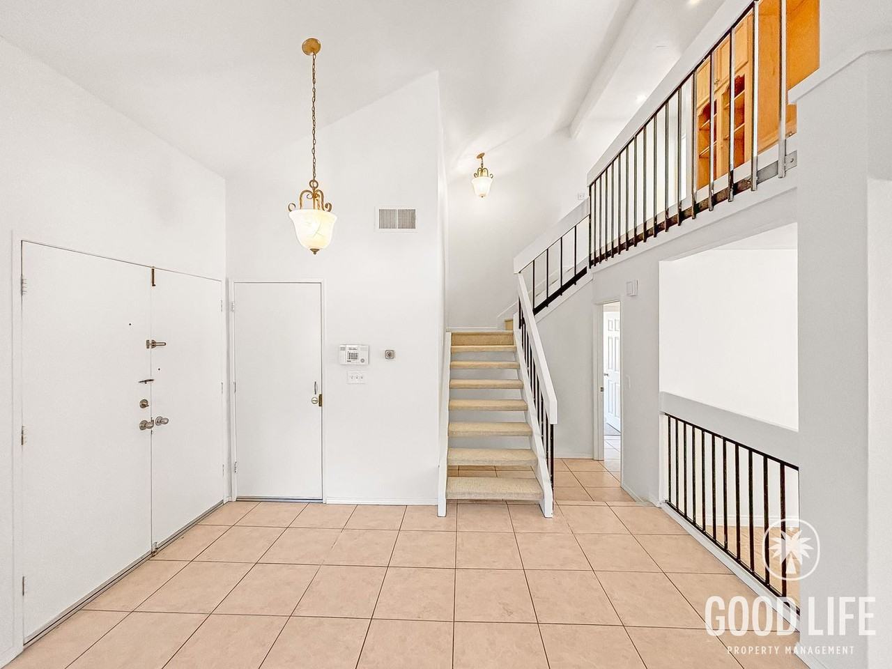 9025 Outinda St - Photo 5 of 33