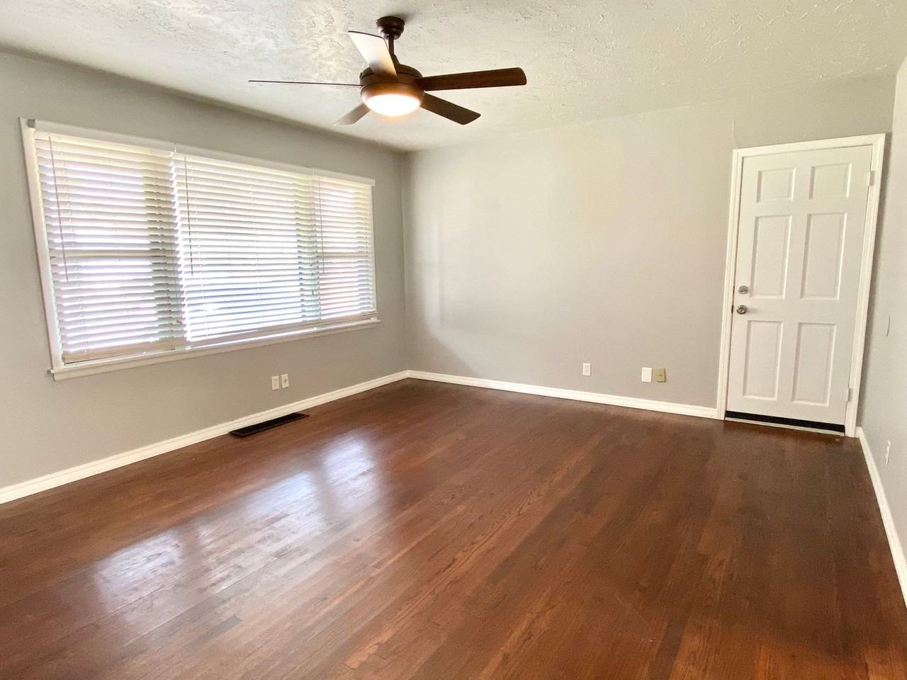 636 E Frolich Dr - Photo 3 of 16