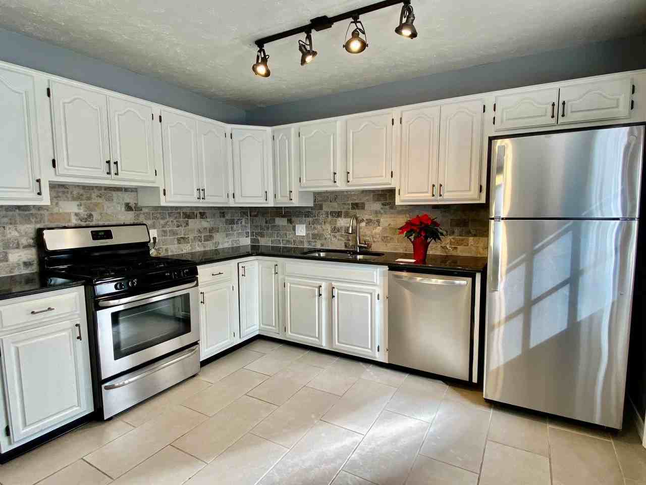 636 E Frolich Dr - Photo 6 of 16