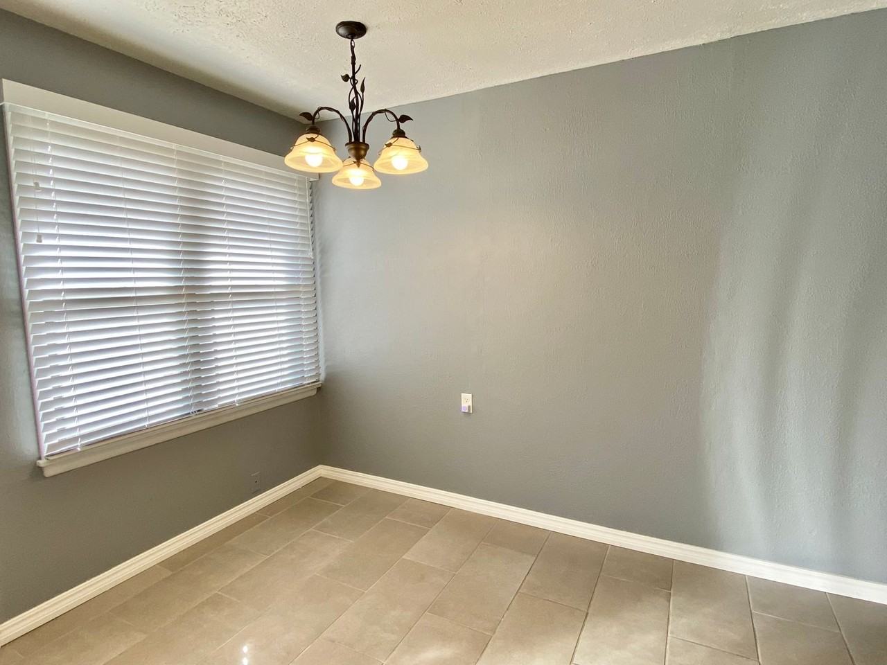 636 E Frolich Dr - Photo 7 of 16