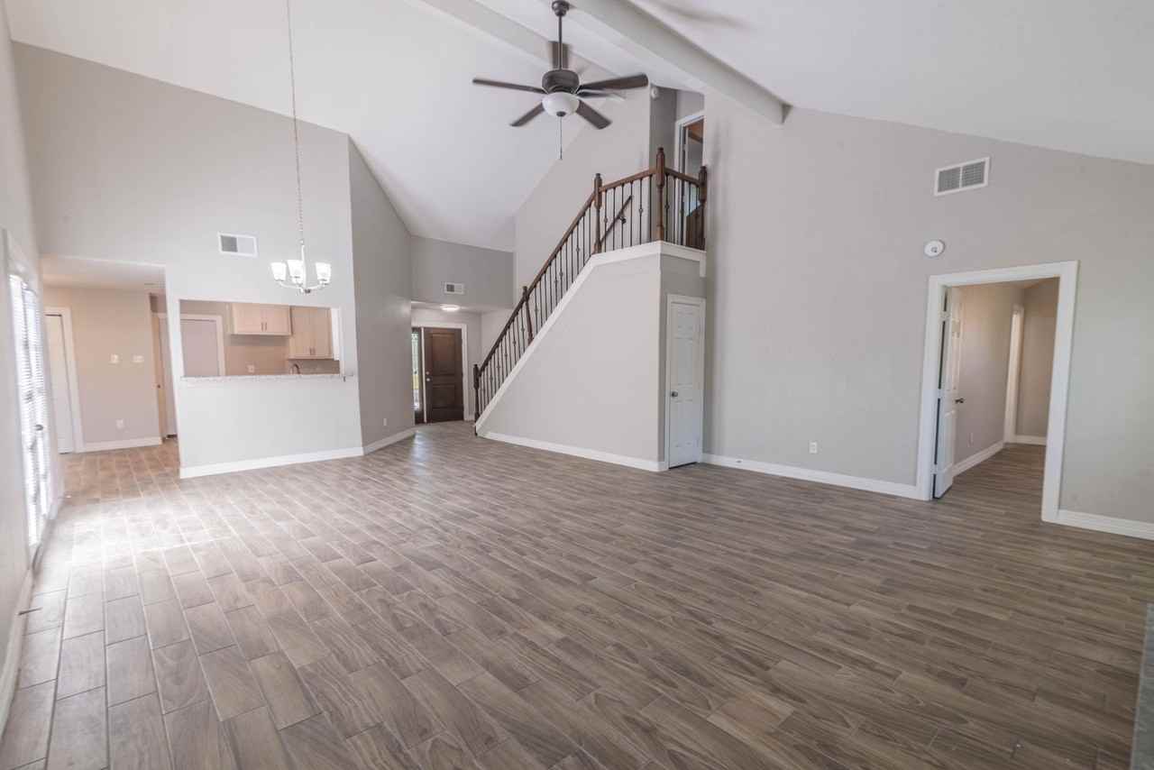 12850 Ashford Creek Dr - Photo 4 of 18