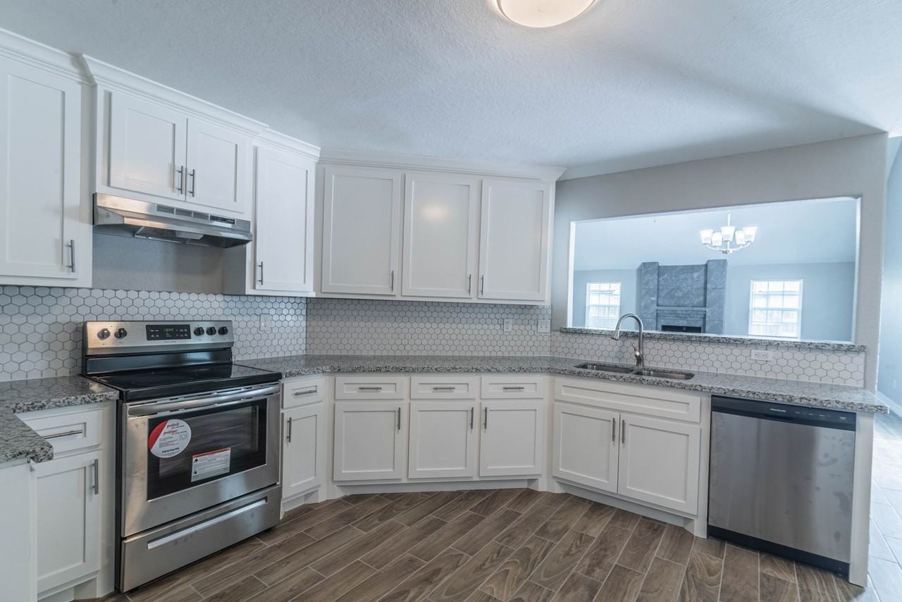 12850 Ashford Creek Dr - Photo 6 of 18