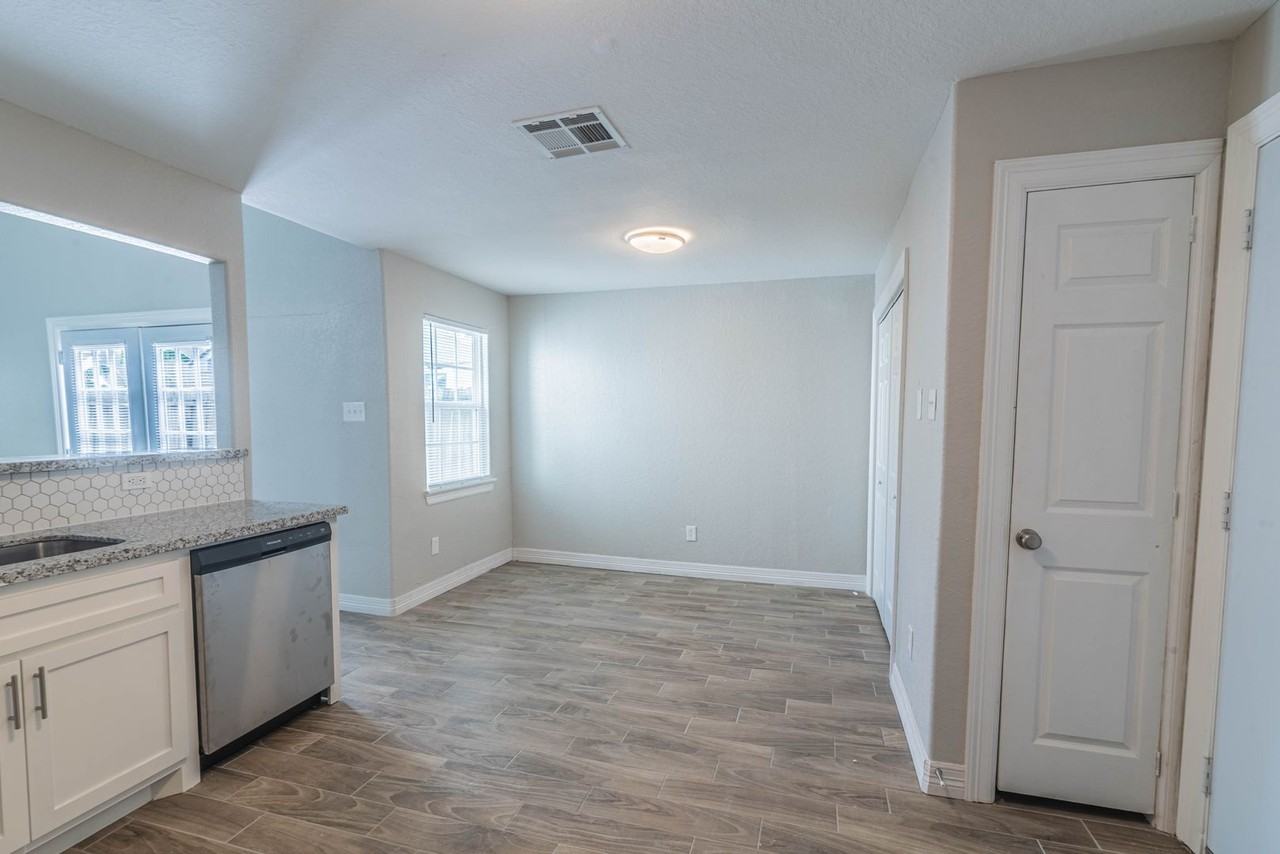 12850 Ashford Creek Dr - Photo 7 of 18