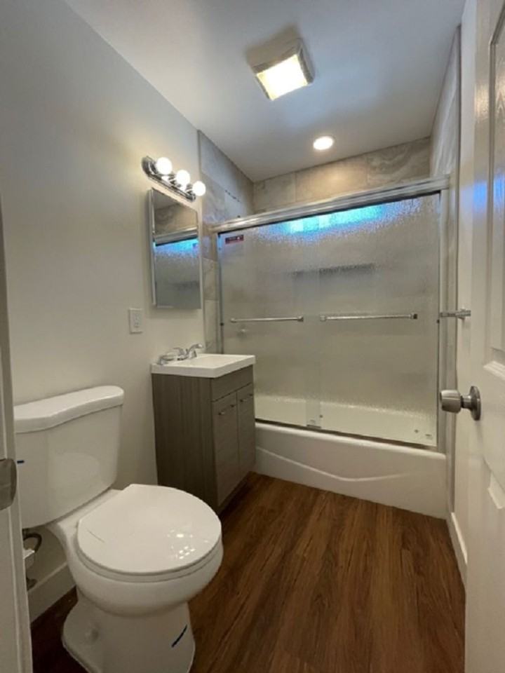 980 Ebony Ave - Photo 7 of 9