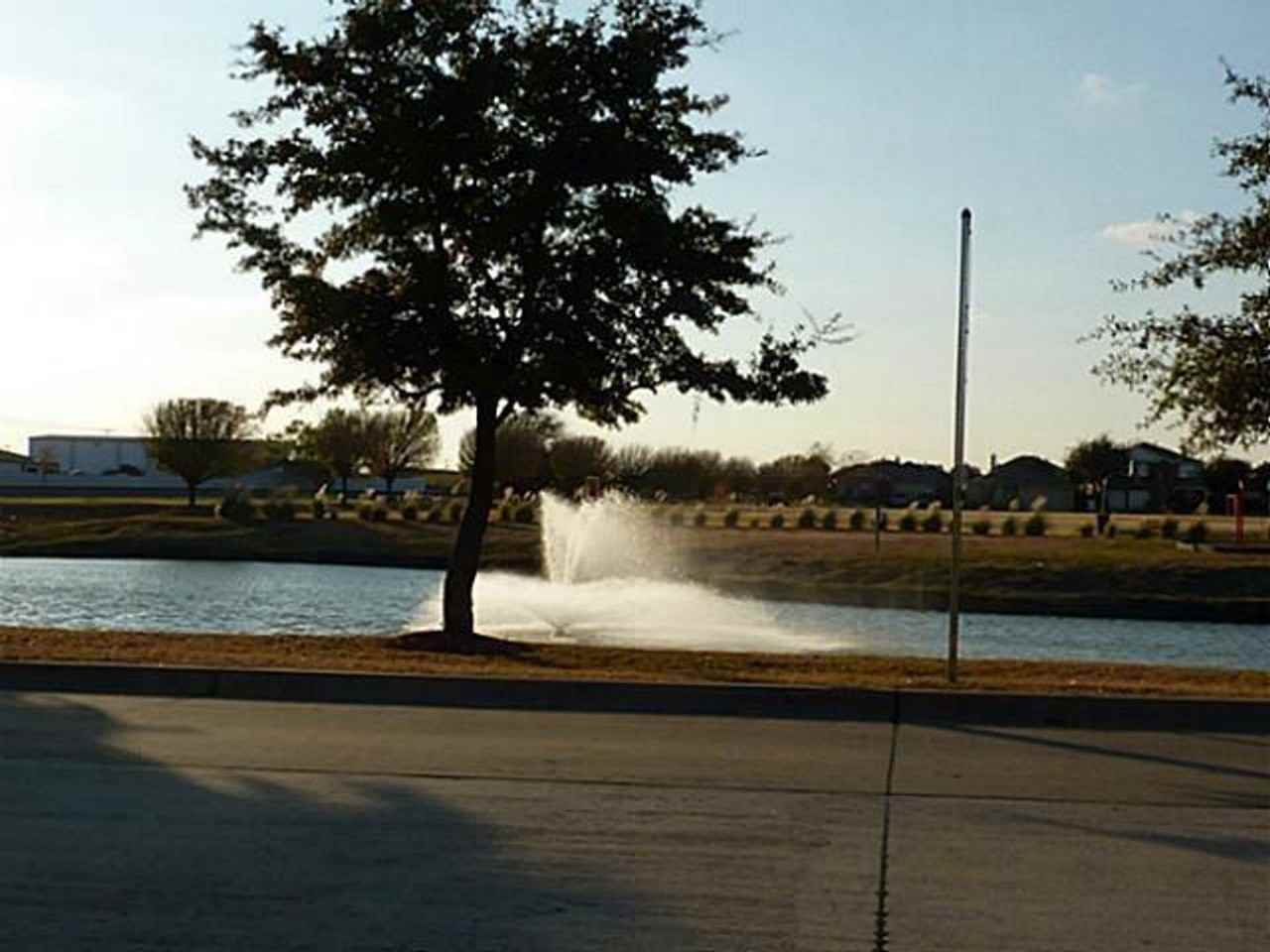 111 Waterford Dr - Photo 4 of 22