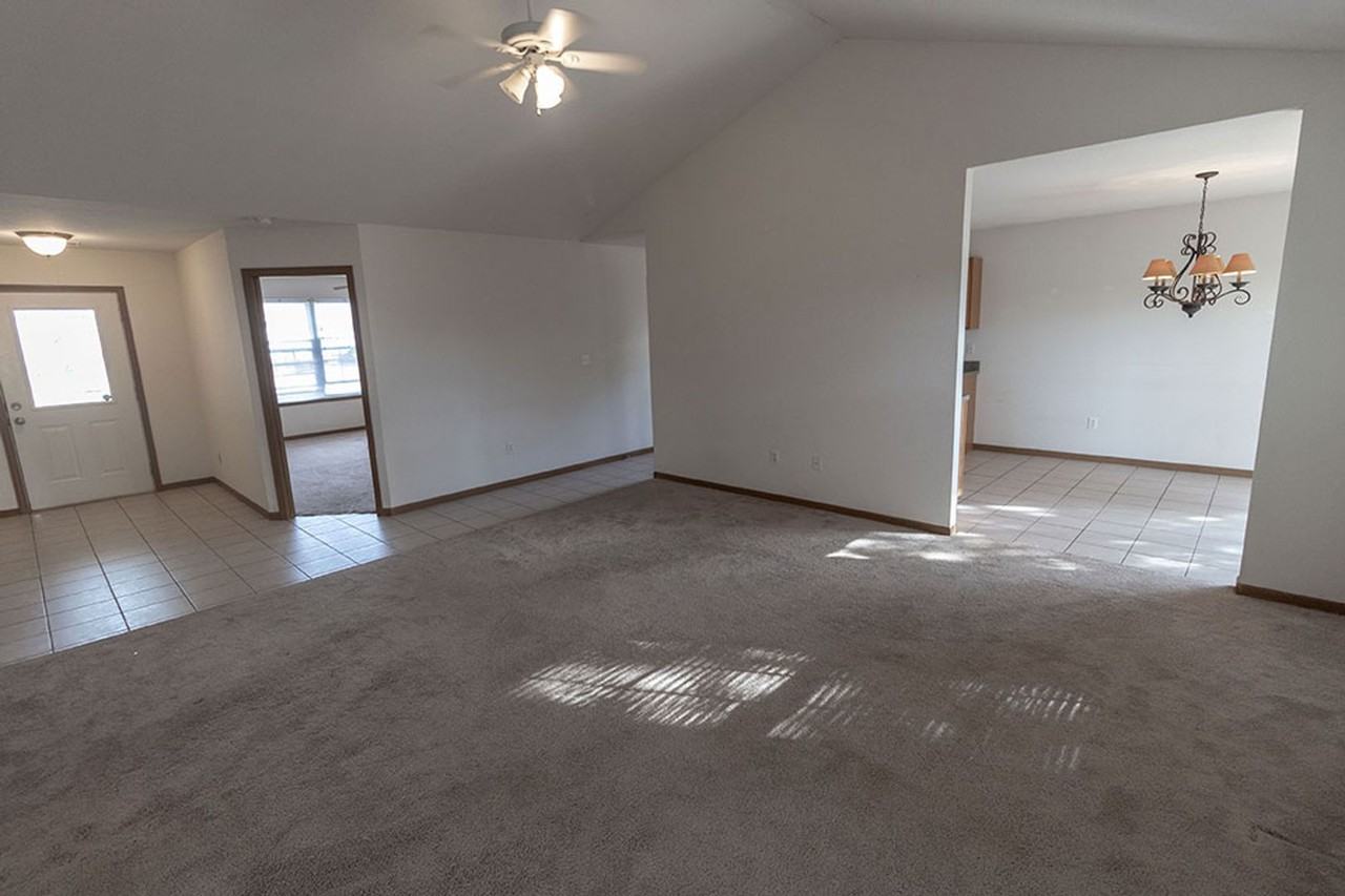 1610 Typhoon Dr - Photo 6 of 31