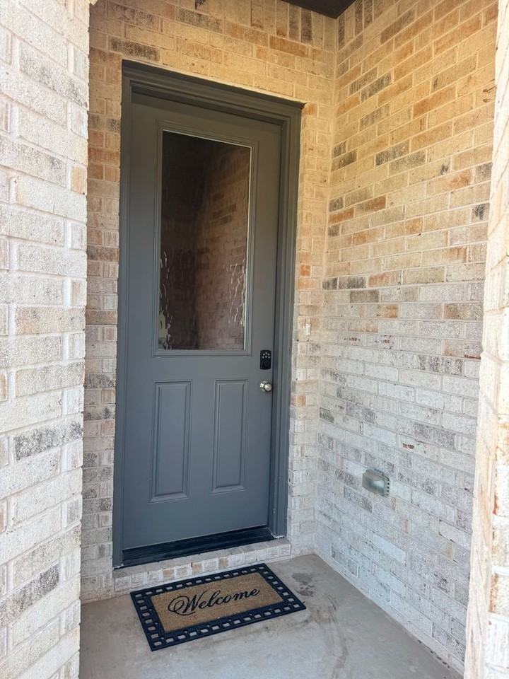 4518 Enclave Cir - Photo 2 of 36