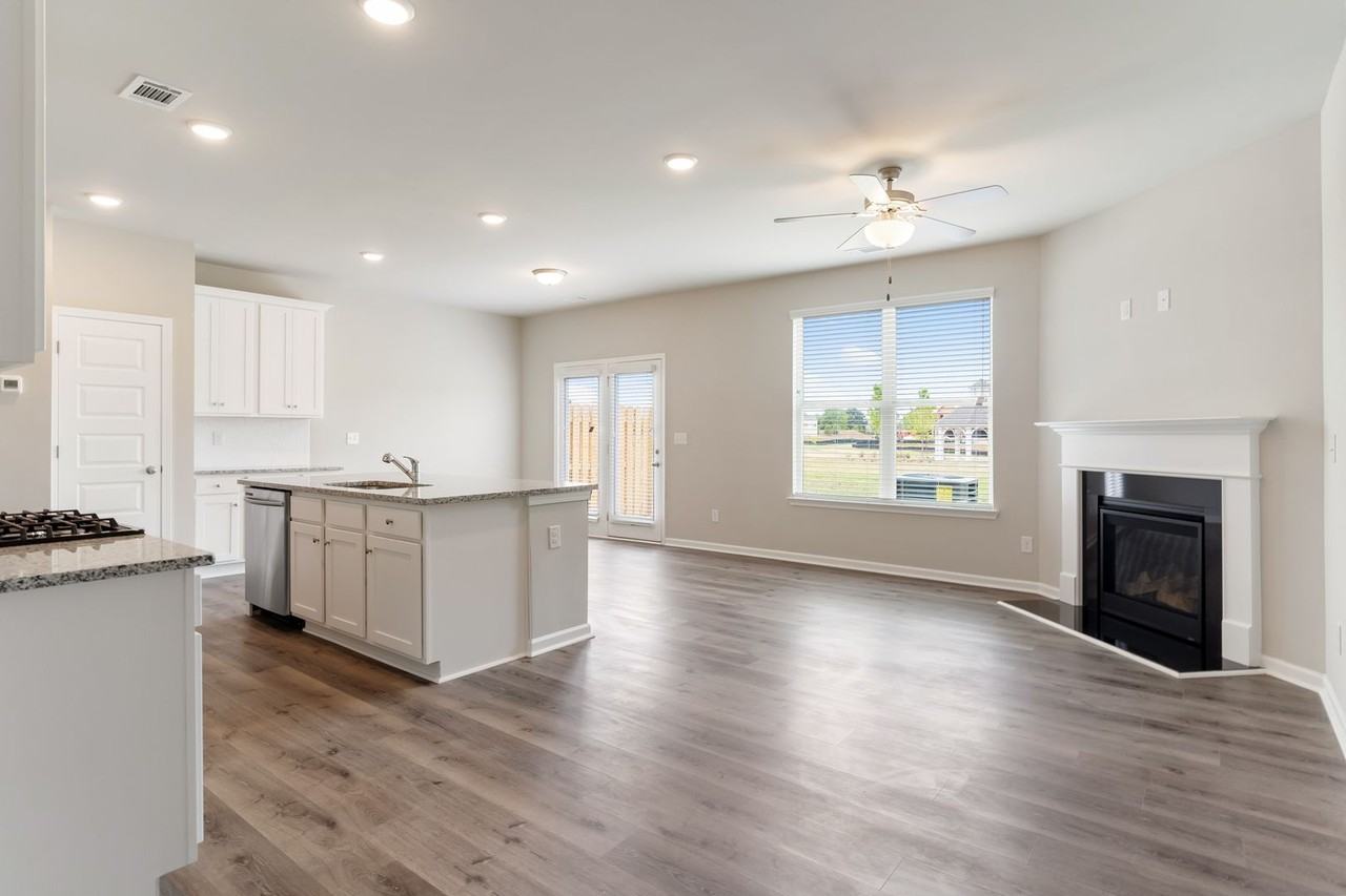 3785 Prospect Point Dr - Photo 4 of 20