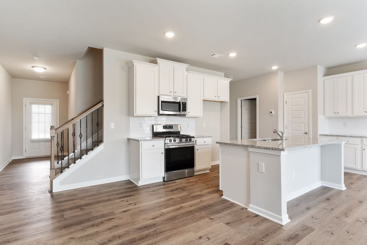 3785 Prospect Point Dr - Photo 5 of 20