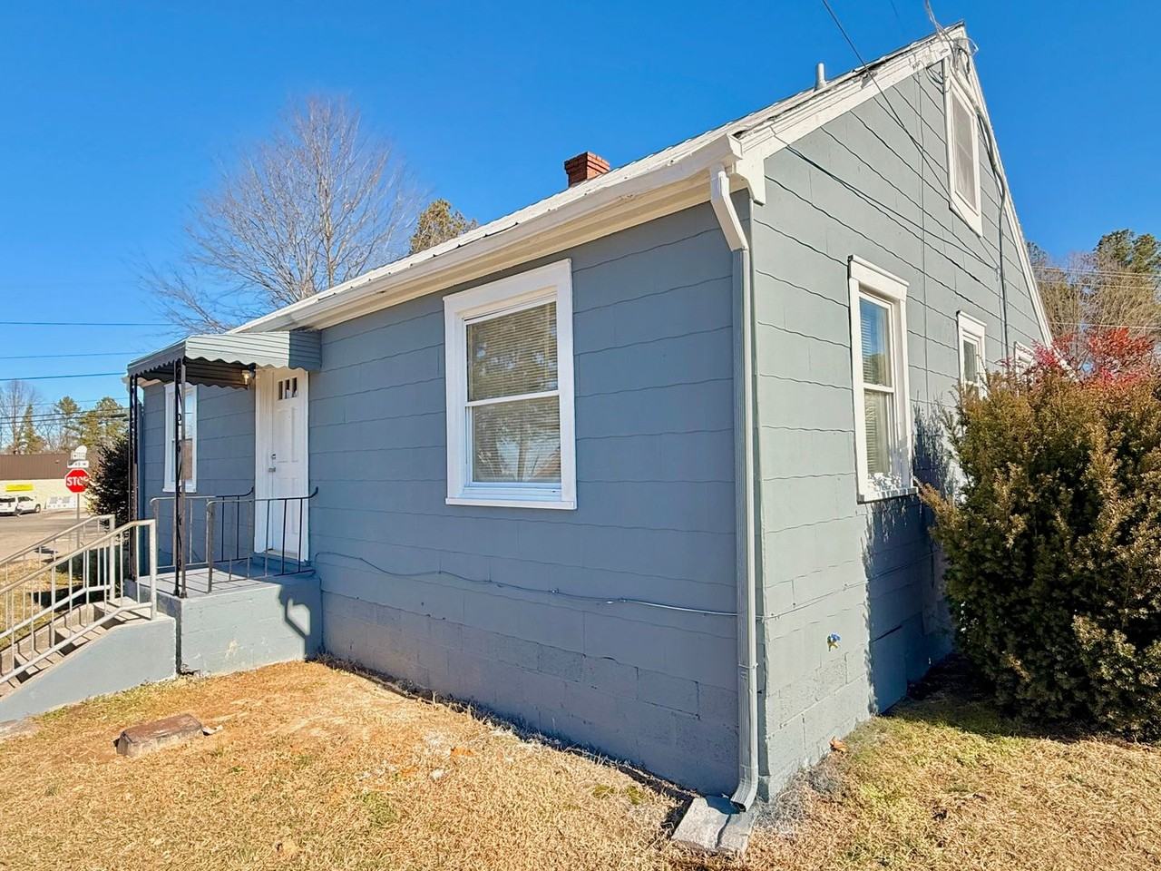 418 Shade St - Photo 2 of 17