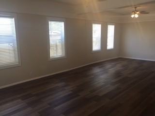 2913 W Beach St - Photo 4 of 15