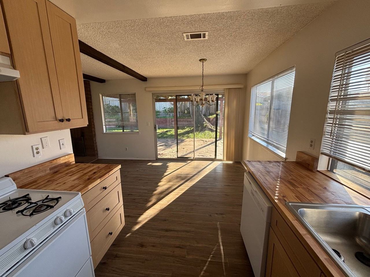 274 Mountain View Dr - Photo 5 of 11