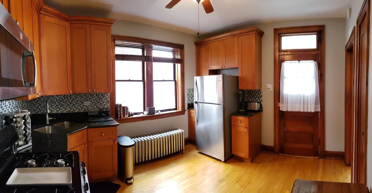 5335 W Montrose Ave #1 - Photo 3 of 17