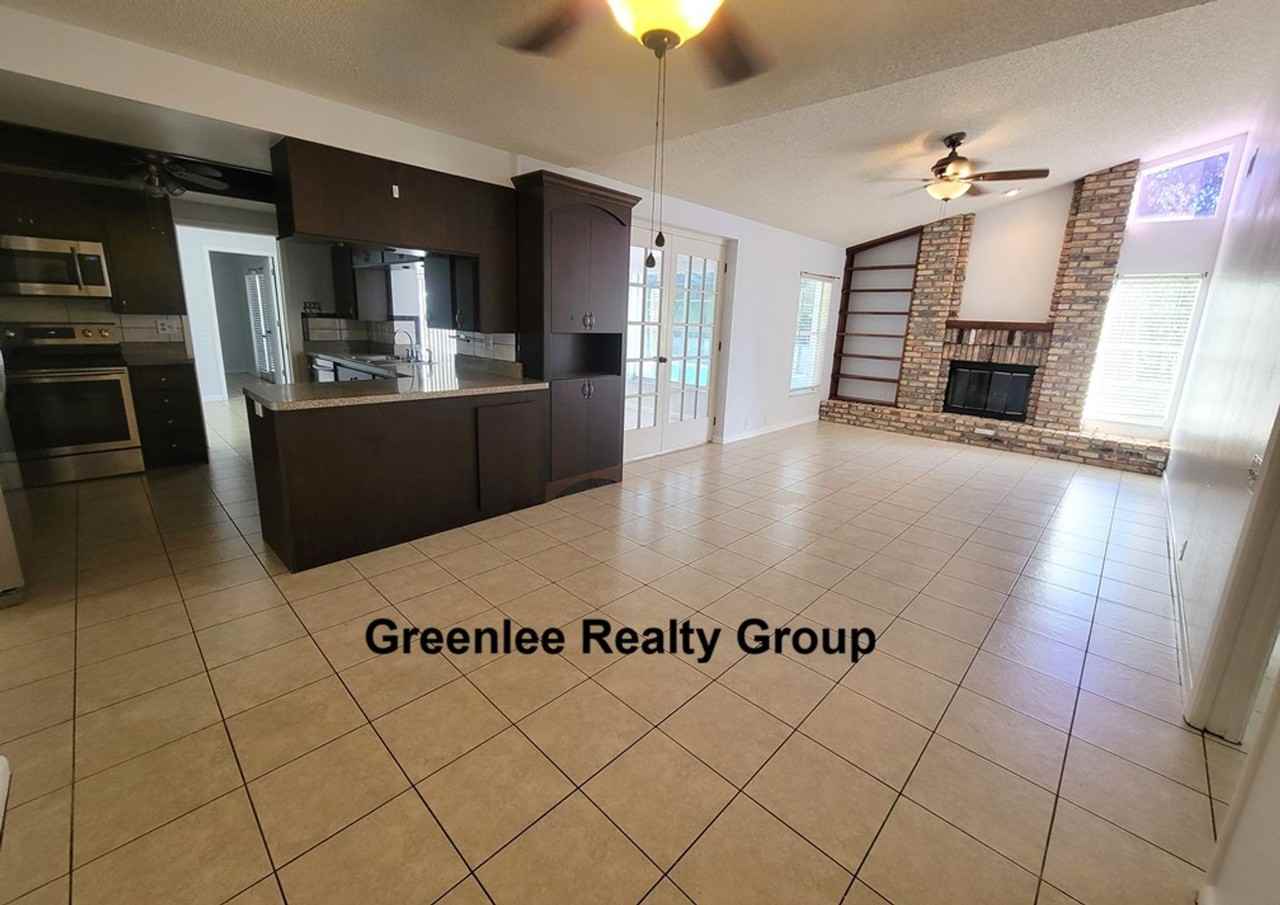 8542 Braxton Dr - Photo 7 of 34